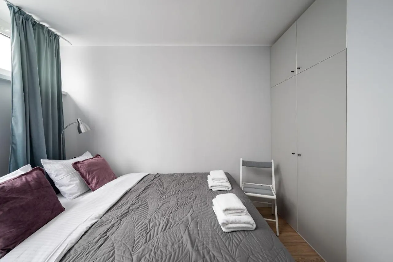 Metro Swietokrzyska Comfort Apartment Warsaw