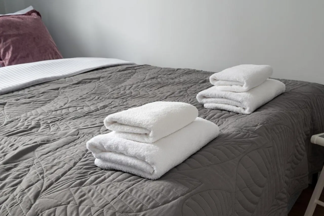 Metro Swietokrzyska Comfort Apartment Warsaw